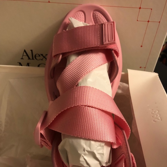 Alexander McQueen Tread Sandal Pastel Pink - size 9(39) - Picture 9 of 13